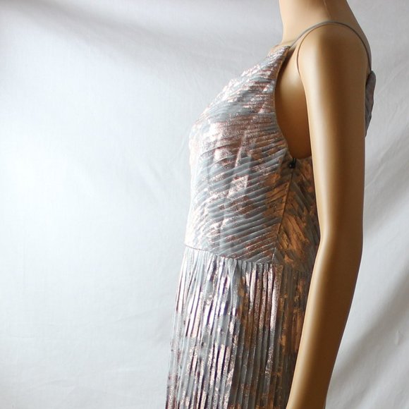 Adrianna Papell Gold Shimmer One Shoulder Dress Size 6 - Picture 3 of 4